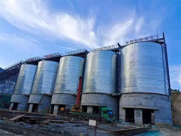 浦东螺旋咬口钢板仓施工现场